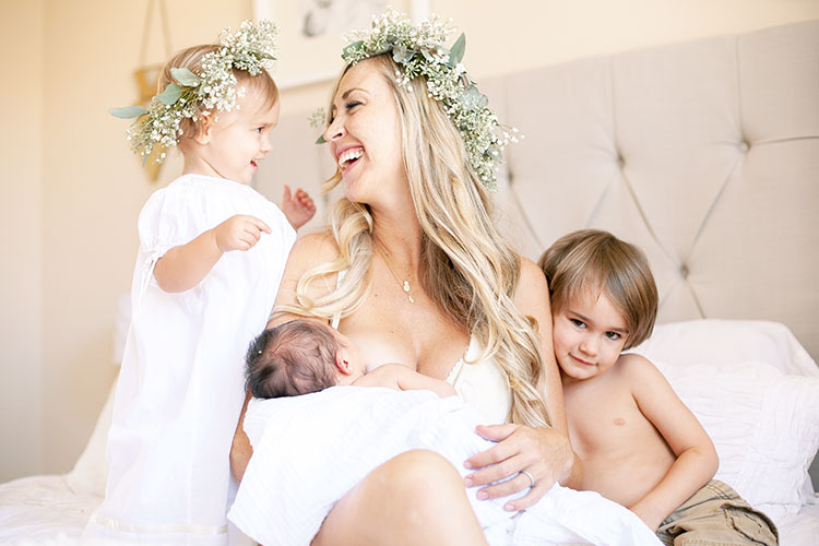 so special to capture all my babes in a breastfeeding photo | the love designed life
