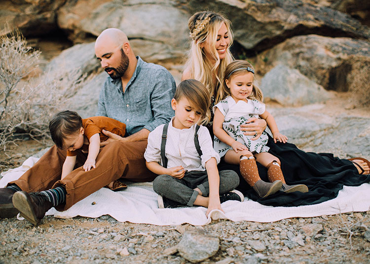 family candid shot | desert family photos | thelovedesignedlife.com