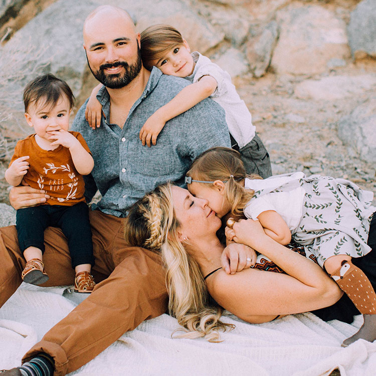 the sweetest desert family photos | thelovedesignedlife.com