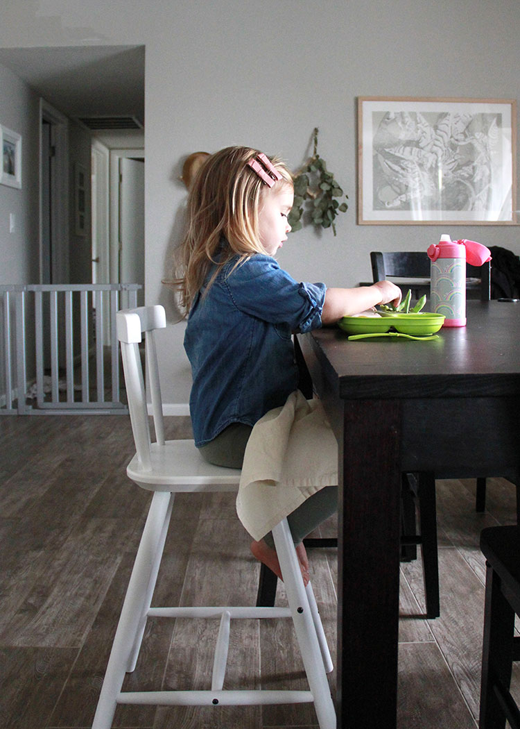 toddlers need to be at the proper height with a place to rest their feet for proper eating | thelovedesignedlife.com