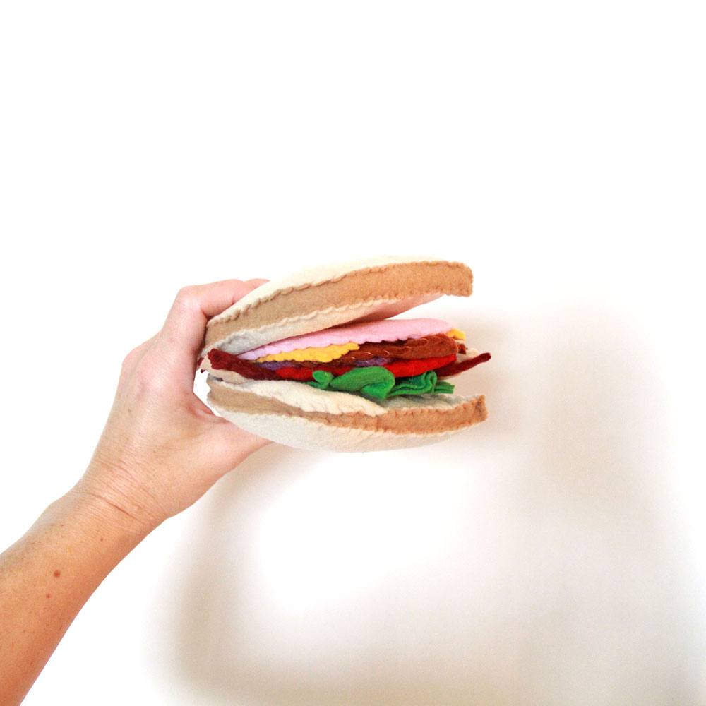 how adorable is this felt handmade sandwich! | thelovedesigendlife