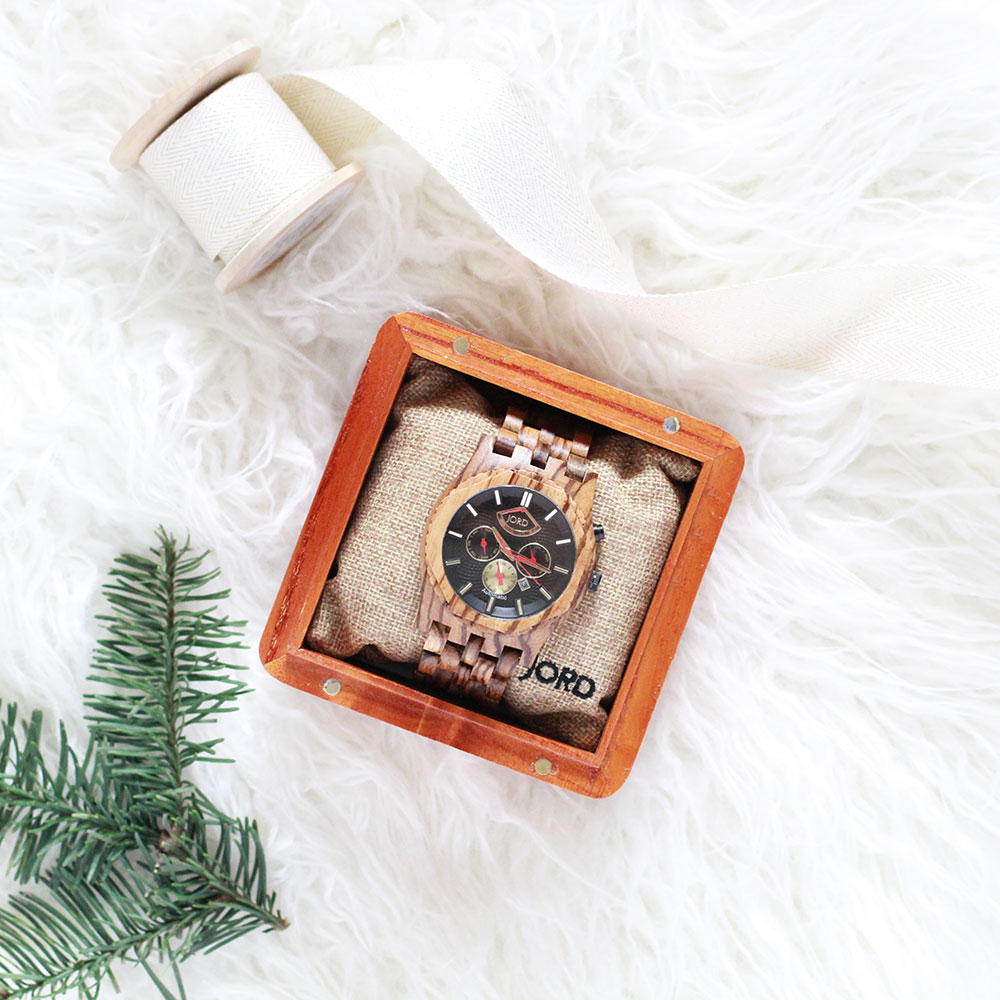 this JORD wood watch is going to make a great gift for my husband this year! | thelovedesignedlife.com