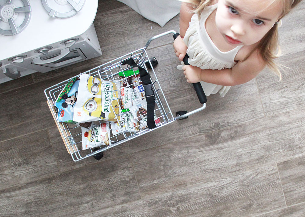 organic snacks, in the cart! | thelovedesignedlife.com