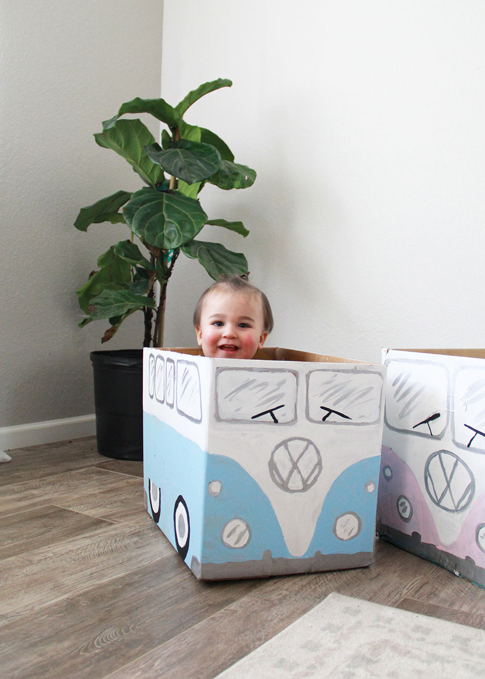 he approves of this creative cardboard play! | thelovedesignedlife.com