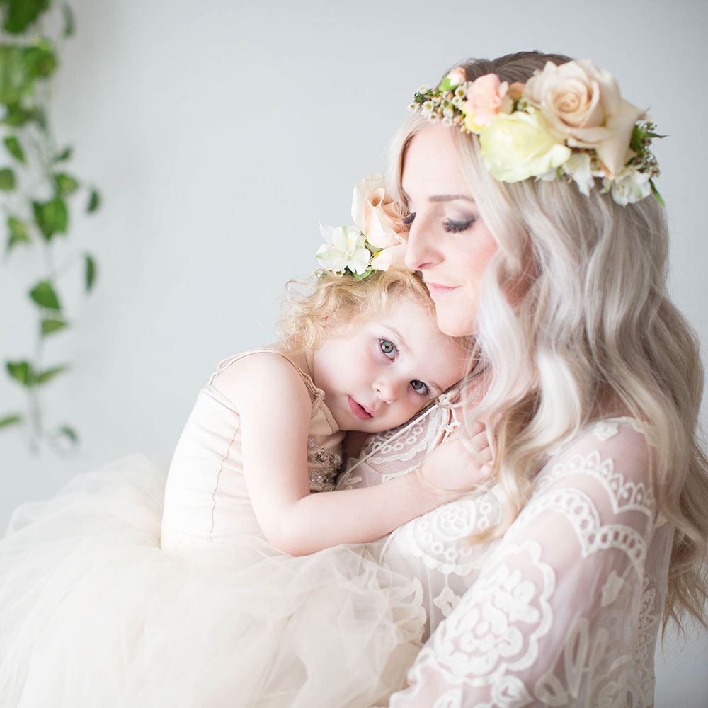 the stunning @laurenbowyer in her @motherandchildco session | thelovedesignedlife.com