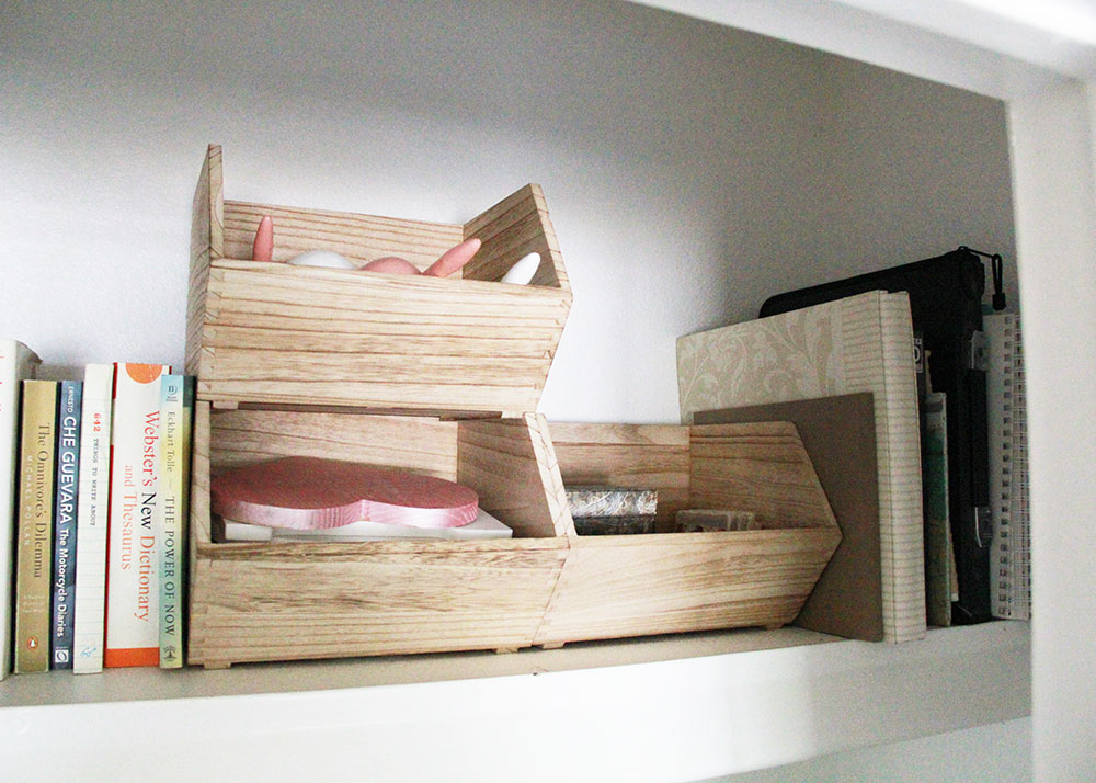 love these storage bins to help organize my office craft closet | thelovedesgiendlife.com