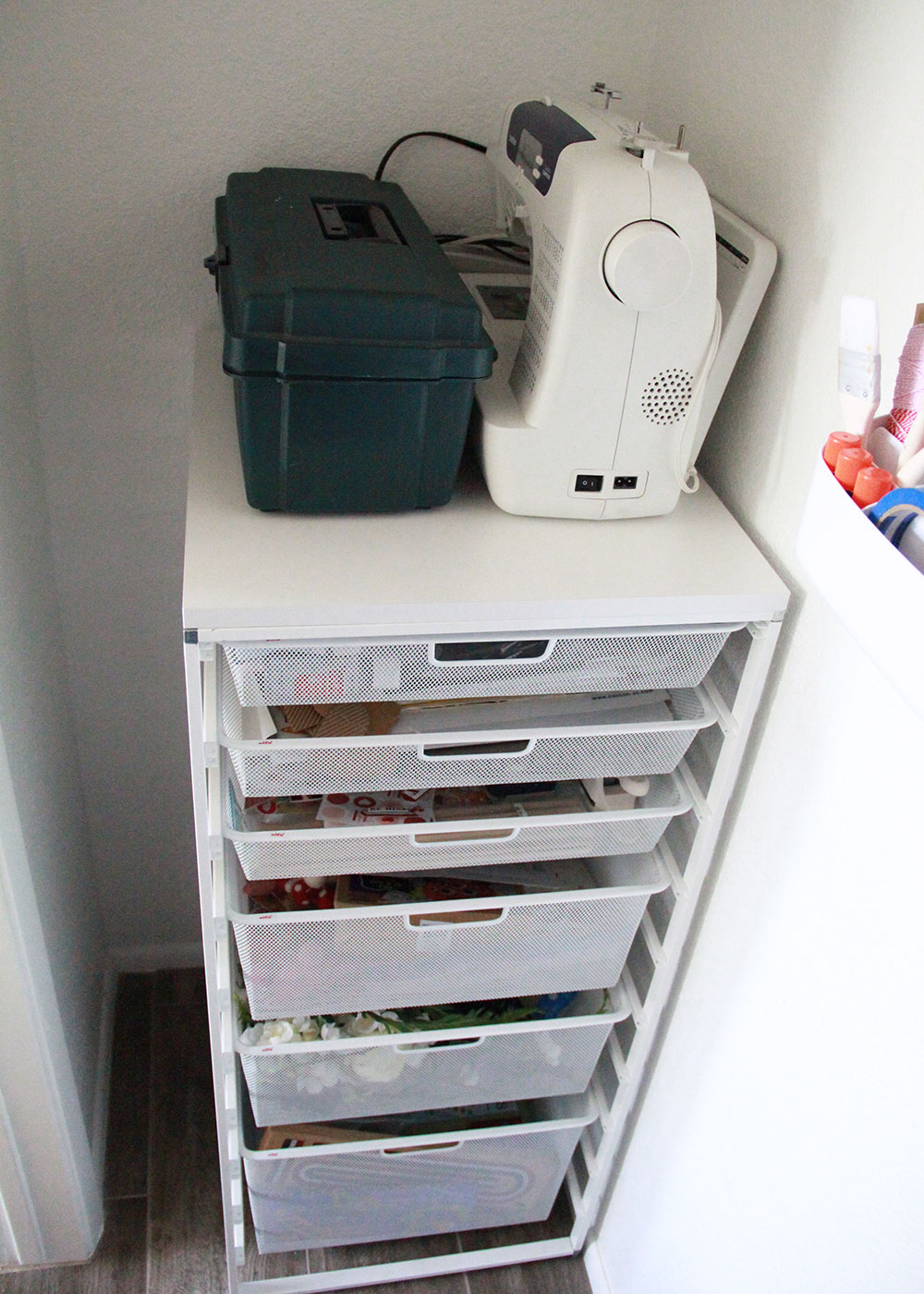 these elfa drawers from the container store fit in here perfectly! | spring cleaning on thelovedesignedlife.com