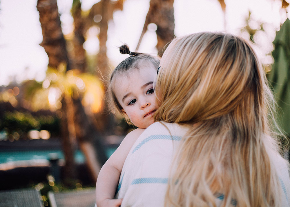 mama's always gotta steel her kisses | thelovedesignedlife.com