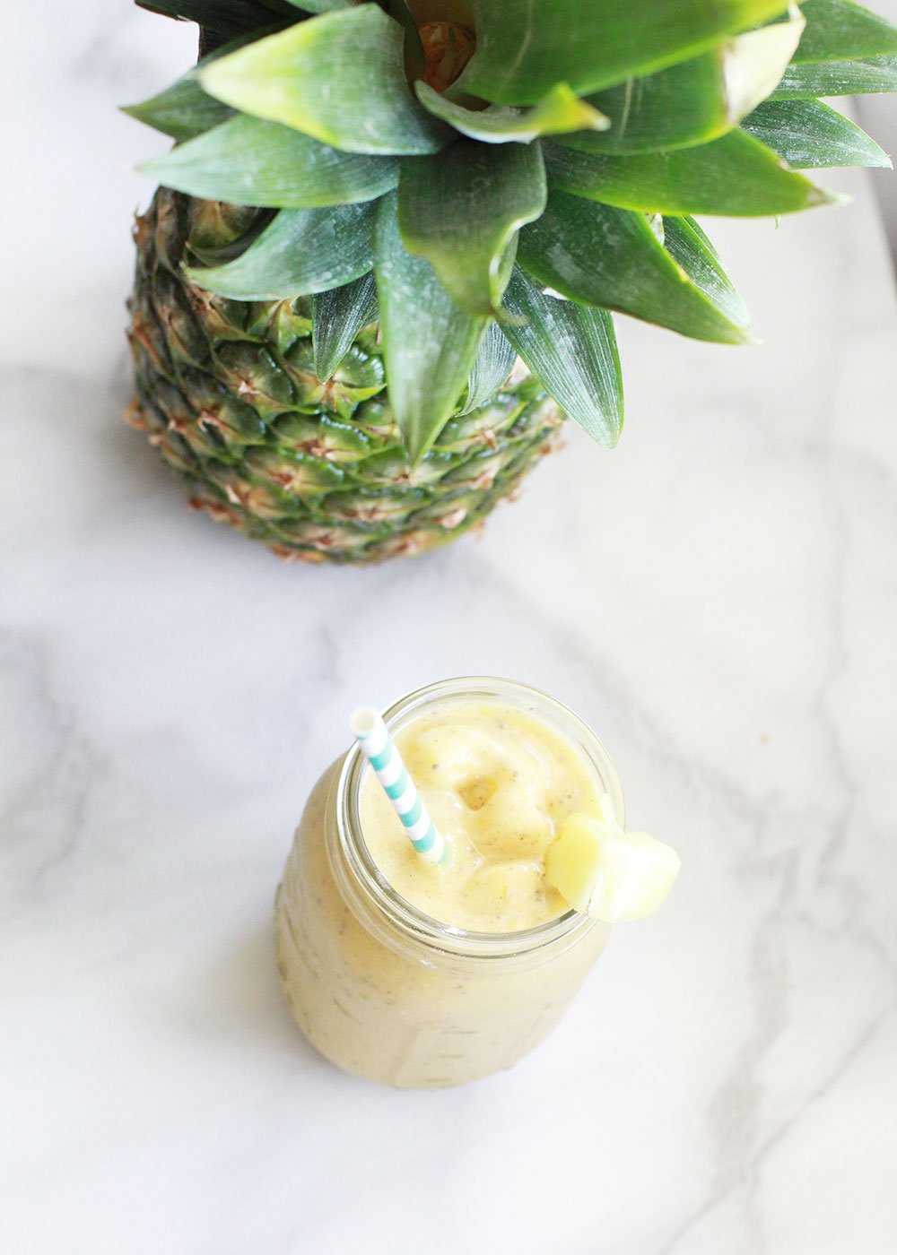 take me to a tropical paradise with this smoothie using bob's red mill nutritional suplement | thelovedesignedlife.com