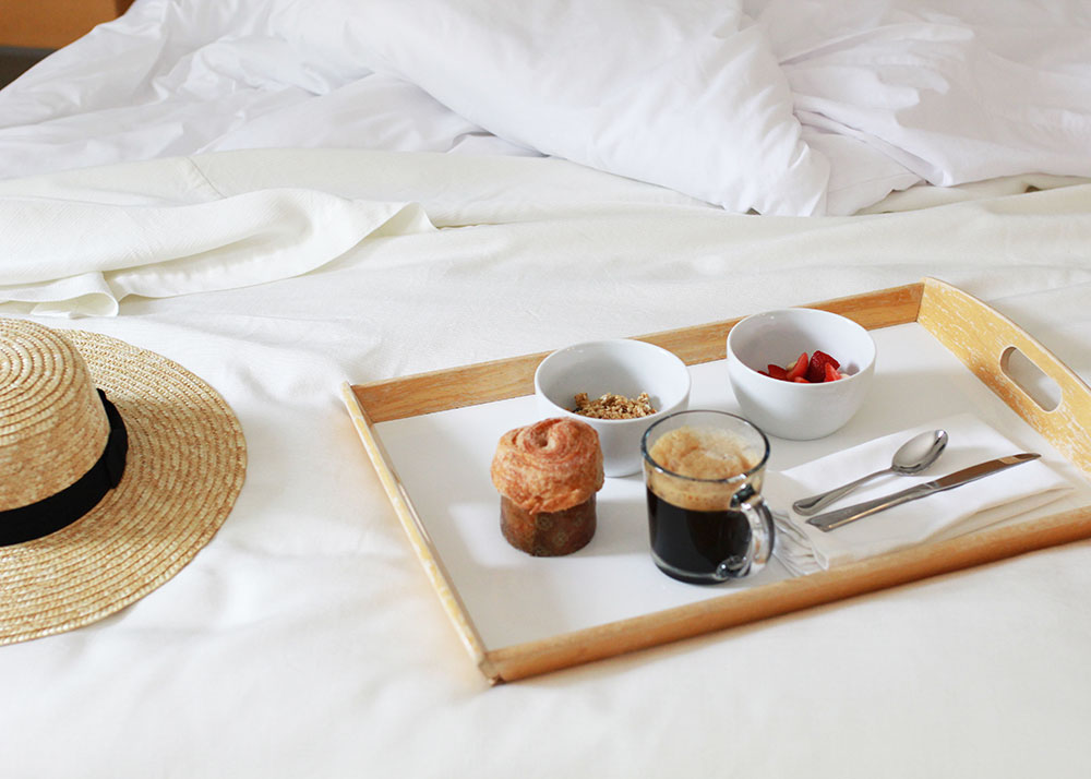 breakfast in bed at the duchamp healdsburg in northern california wine country | thelovedesignedlife.com