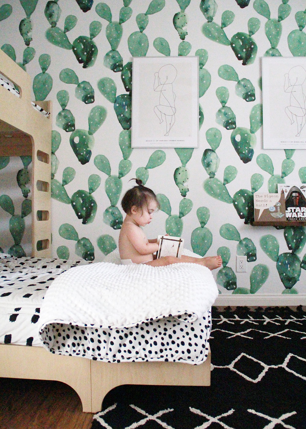 starting his love for reading young in this shared boys room | thelovedesignedlife.com