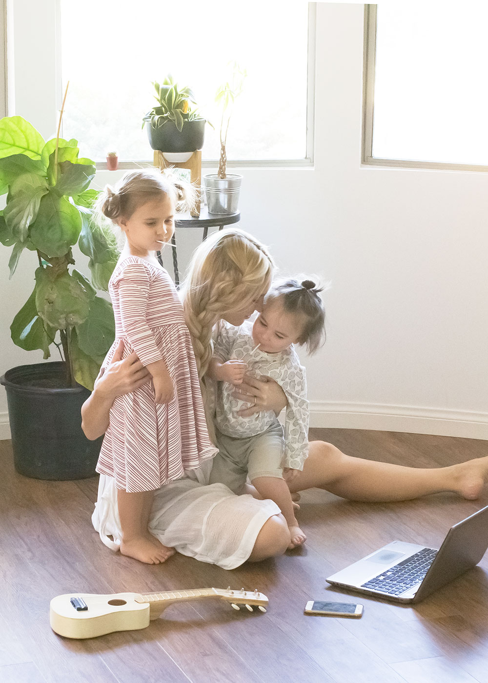 how to balance blogging + motherhood