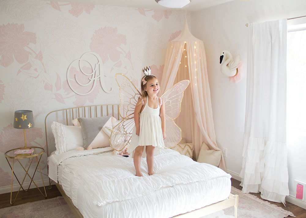 a pretty pink big girl room for this little fairy princess | thelovedesignedlife.com