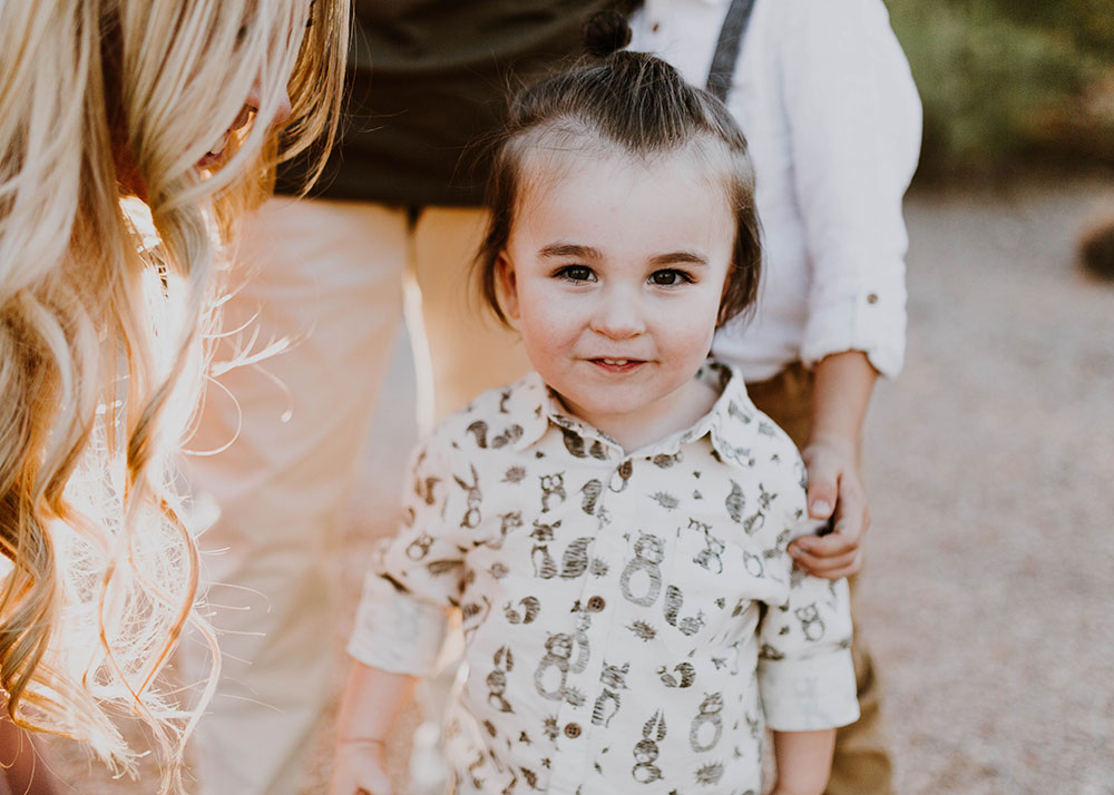 I love his sweet face! #familyphotos | thelovedesignedlife.com