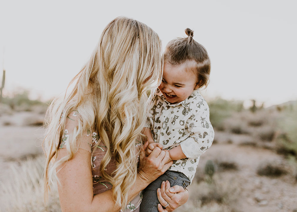 tickle your kids to get the smiles out. #familyphotos #desertvibes | thelovedesignedlife.com