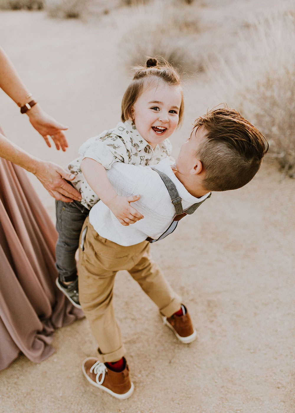 brother bear hugs that make mom nervous #familyphotos #brothers #siblinglove | thelovedesignedlife.com