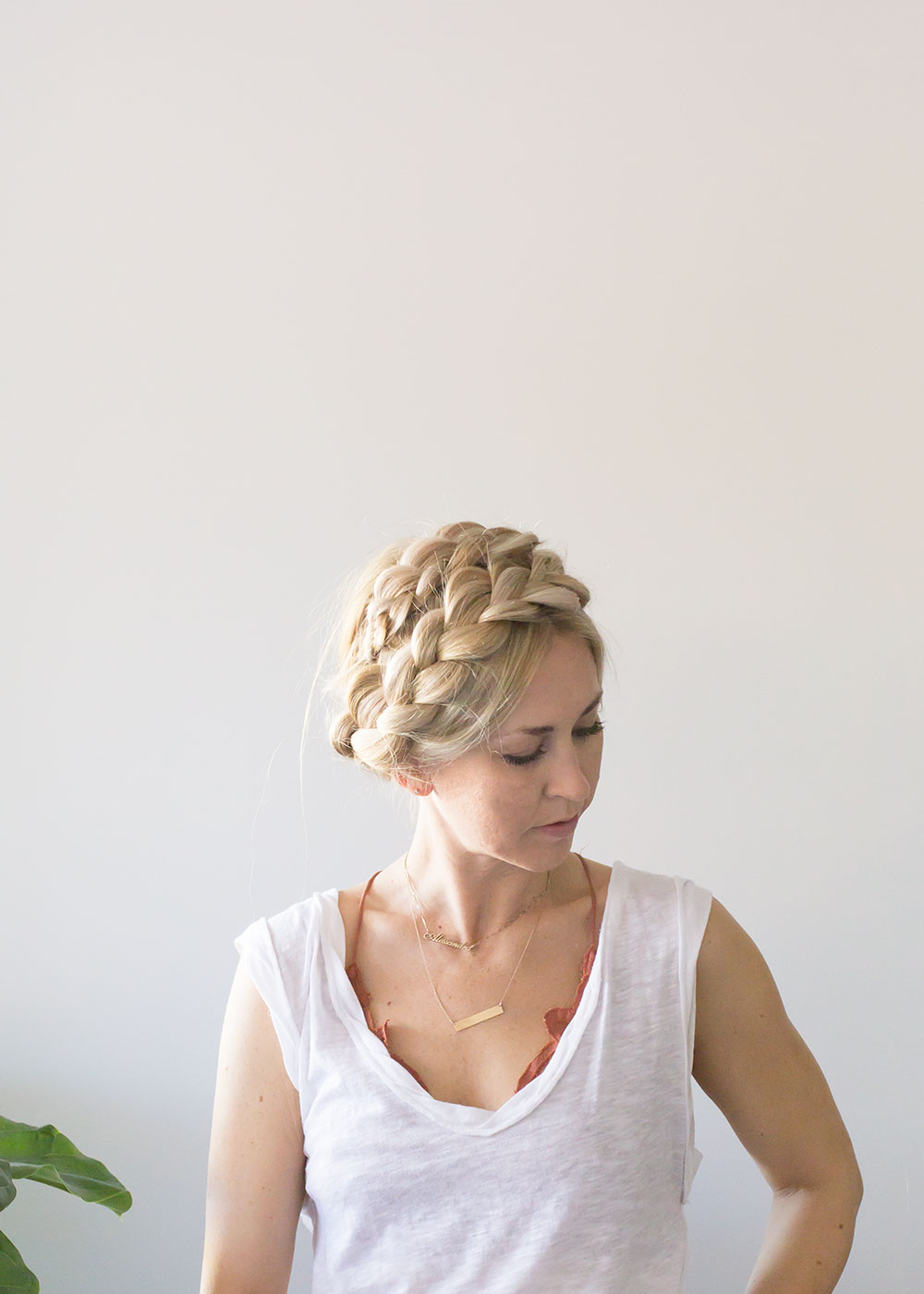 easy and quick hairstyle for busy mamas | thelovedesignedlife.com