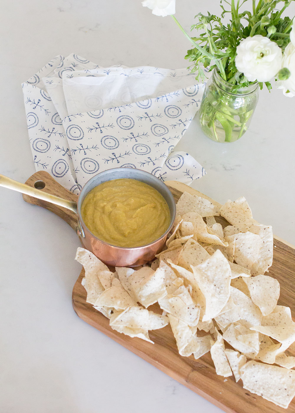 a clean recipe for vegan queso dip. perfect for your super bowl party! | thelovedesignedlife.com
