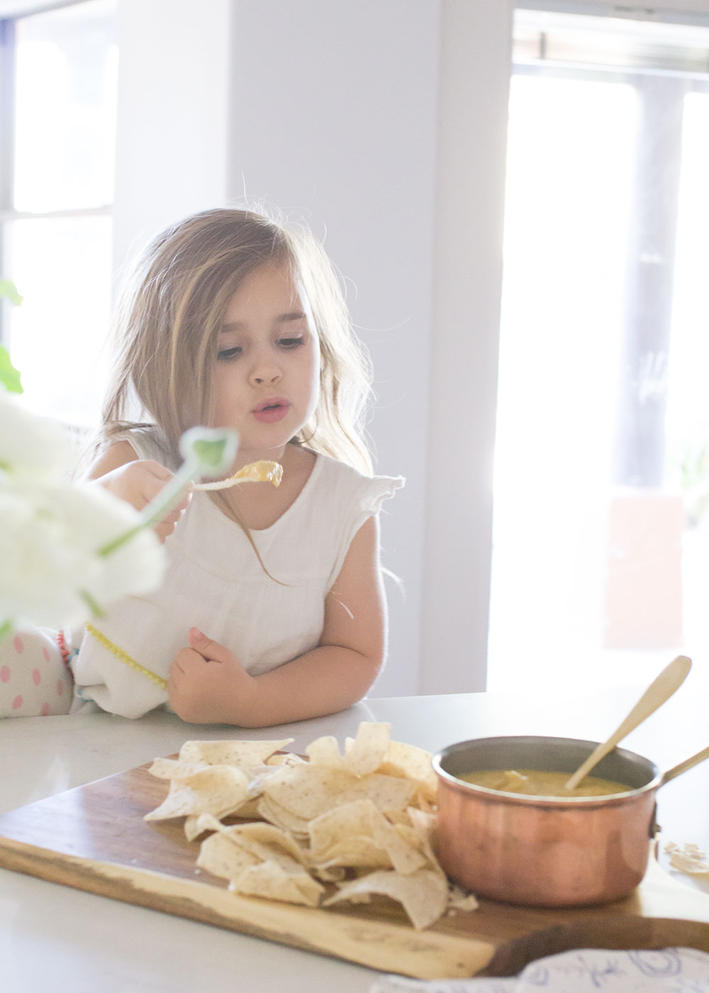 my clean vegan queso dip is even picky kid approved! | thelovedesignedlife.com #cleaneating #glutenfree #vegan