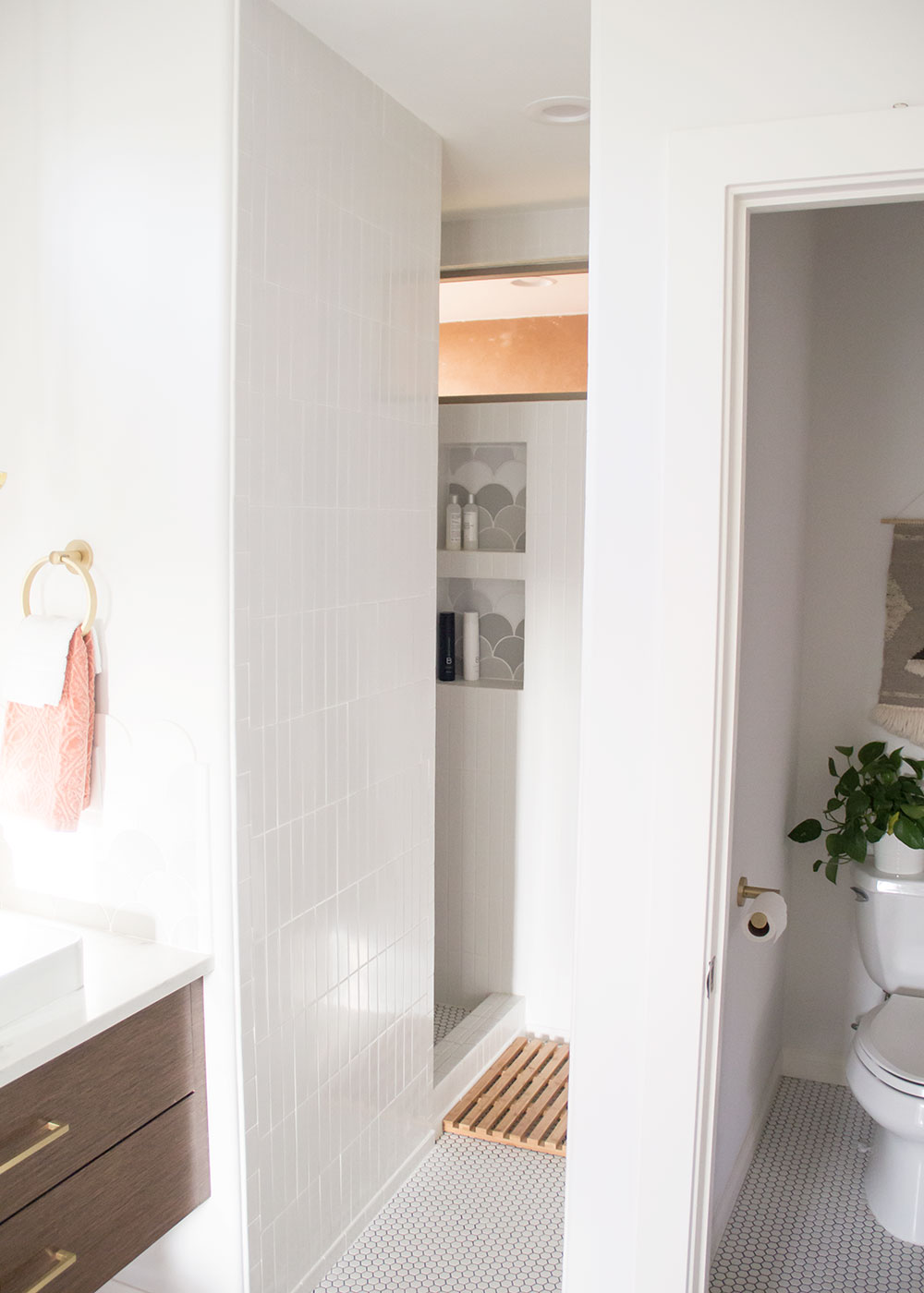 love this walk in shower in this master bathroom reveal | thelovedesignedlife.com