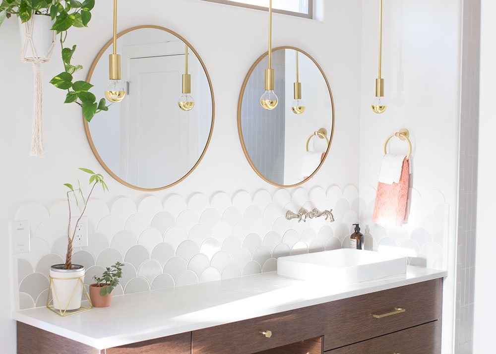 her vanity in this modern bathroom reveal | thelovedesignedlife.com #bathroomreveal #masterbathroom