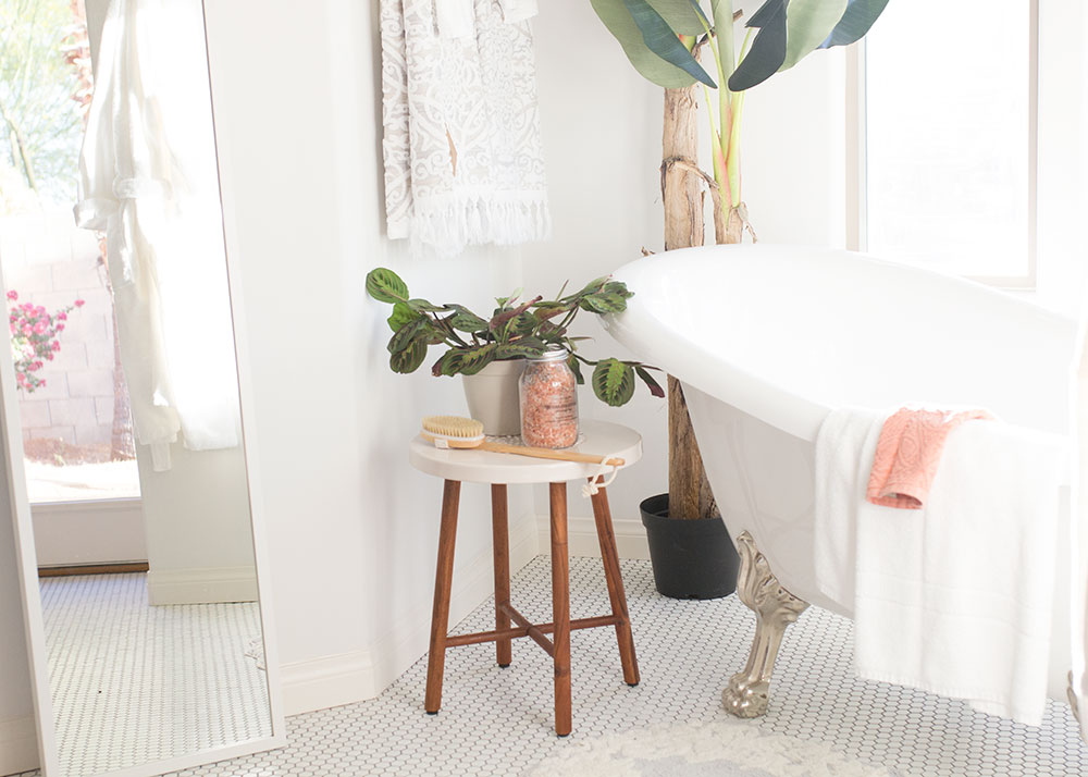 sweet little bathroom details | thelovedesignedlife.com