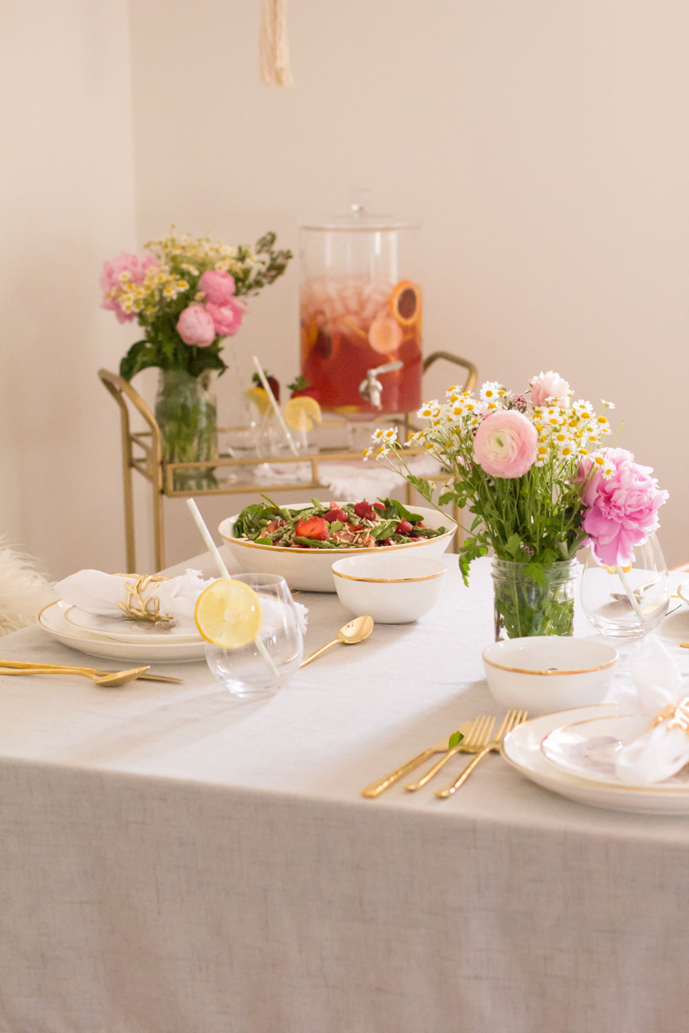 a pretty mama luncheon with friends | thelovedesignedlife.com