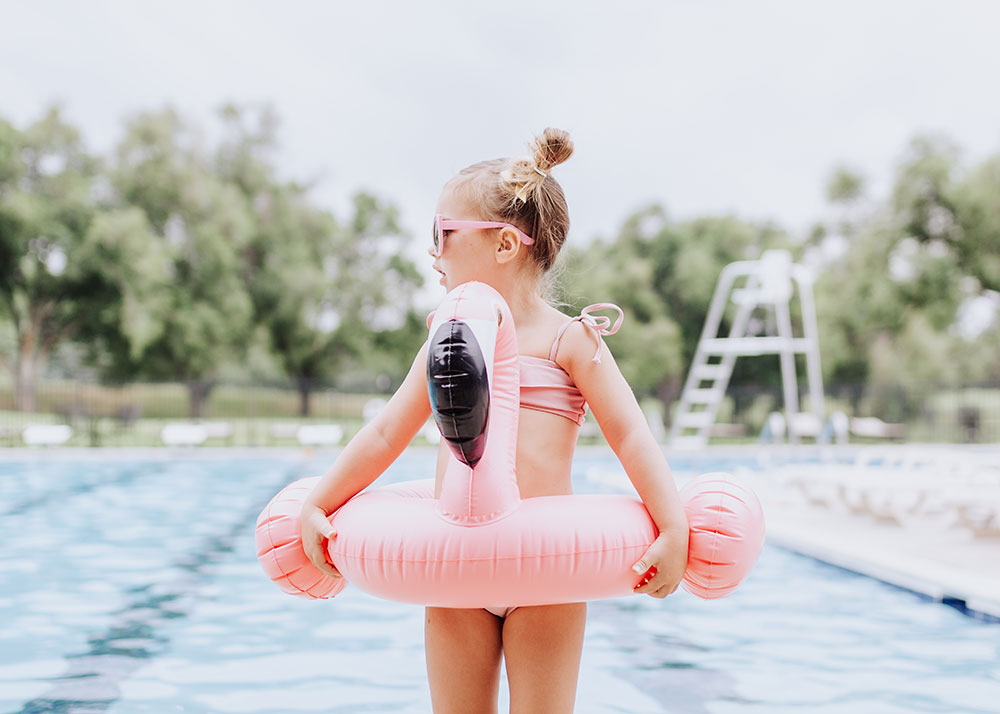 sun safe and summer ready with Blue Lizard Australian Sunscreen | thelovedesignedlife.com #flamingofloatie #summertime #pooltime #naturalsunscreen 