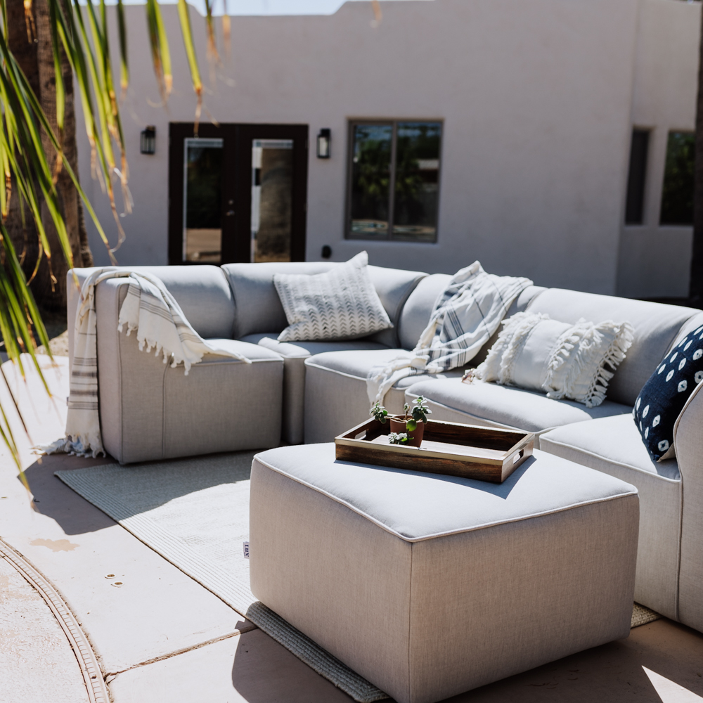 loving our new outdoor sectional! | thelovedesignedlife.com #outdoorfurniture #backyard