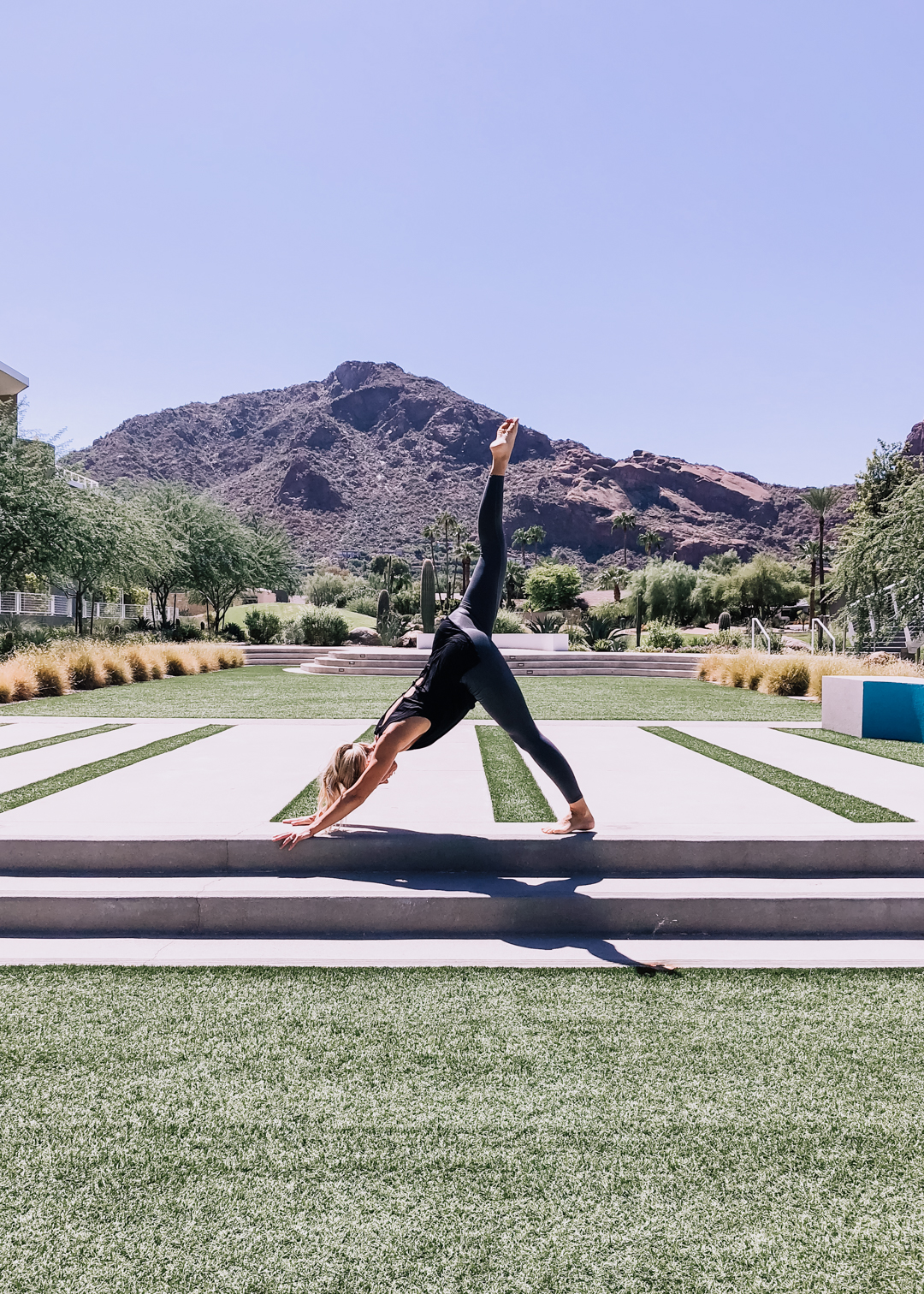 yoga with a view of camelback mountain | thelovedesignedlife.com #mountainshadowsresort #yoga #threeleggeddog