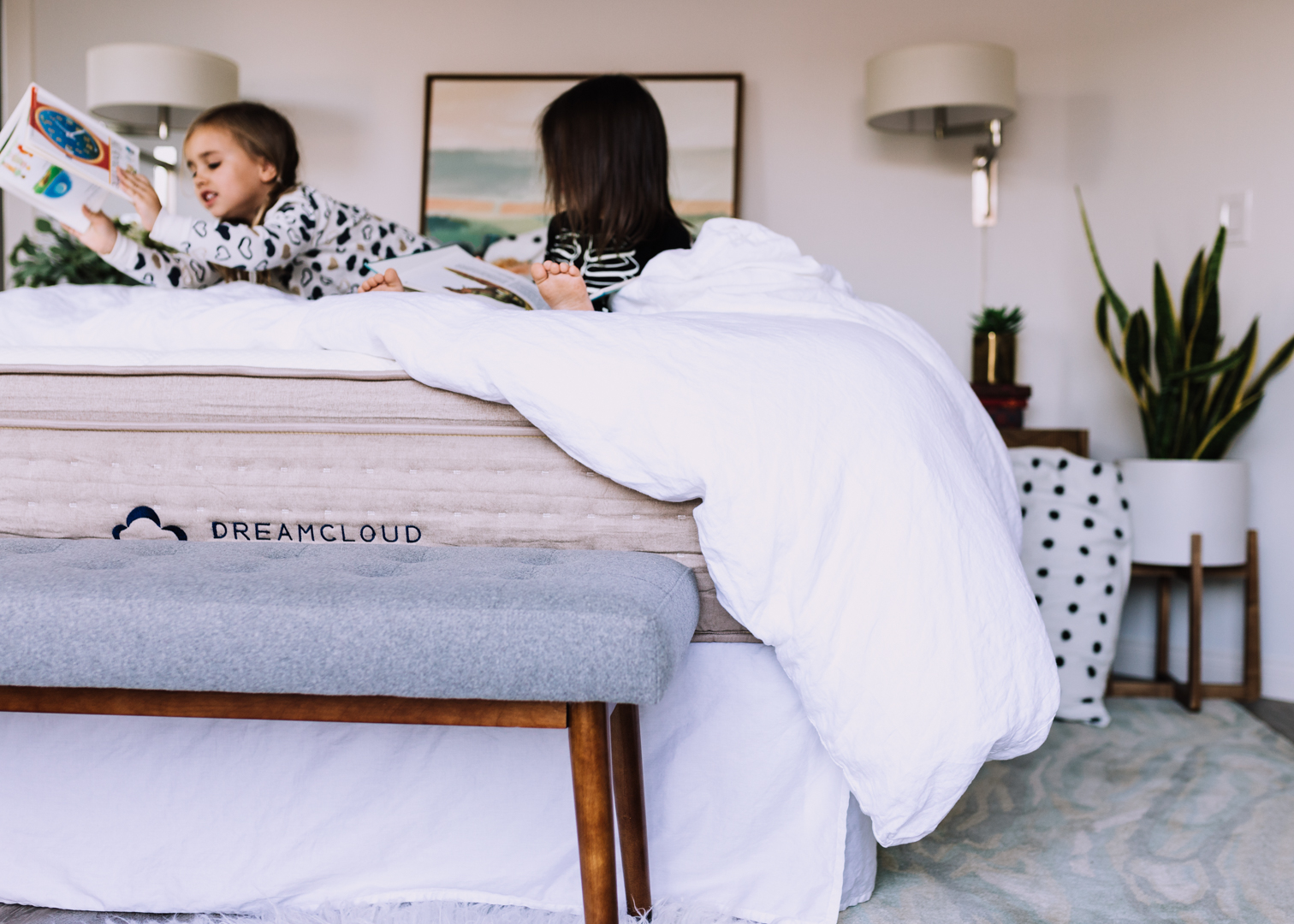 dream cloud mattress and the pajama program | thelovedesignedlife.com #softestmatress #readwithdreamcloud