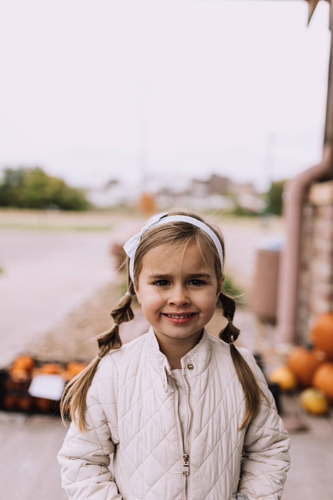 fun at the farmer's market in falls park | thelovedesignedlife.com #seasonsofsodak