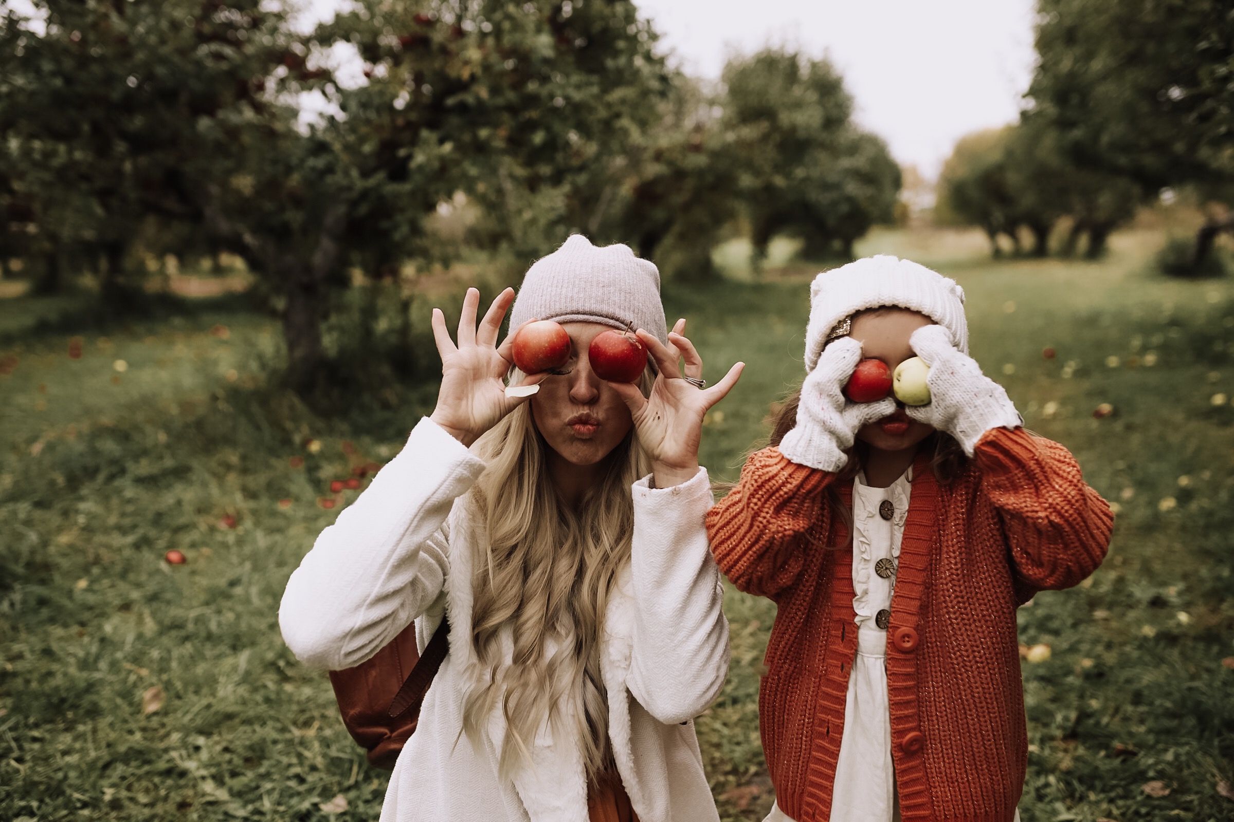 apple picking with the apple of my eye! | thelovedesignedlife.com #seasonsofsodak #applepicking #fallfun