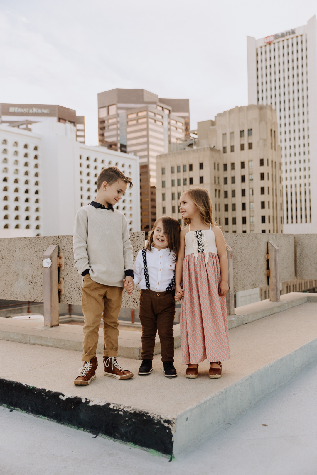 love these three to the moon! | thelovedesignedlie.com #familyphotos #siblings