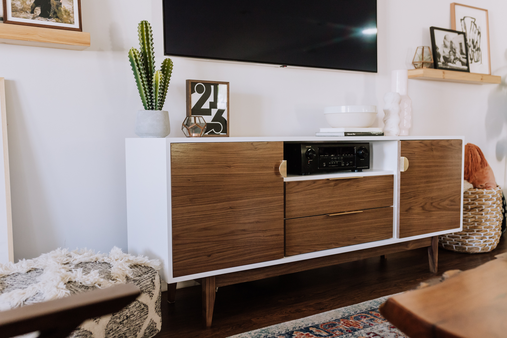 ove this new custom media cabinet from draftwood designs in phoenix, az | thelovedesignedlife.com #theldlhome #livingroom #customfurniture #mediacabinet #midcenturymodern