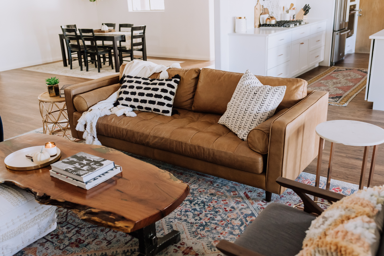 our gorgeous new tan leather couch from article | thelovedesigendlife.com #livingroom #leathercouch #familyhome