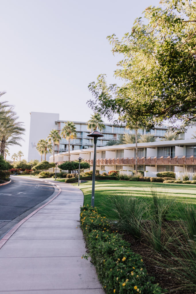 a view of the historic mid century modern Hotel Valley Ho, upon our arrival | thelovedesignedlife.com #hotelvalleyho #historichotel #midcenturymodern #architecture