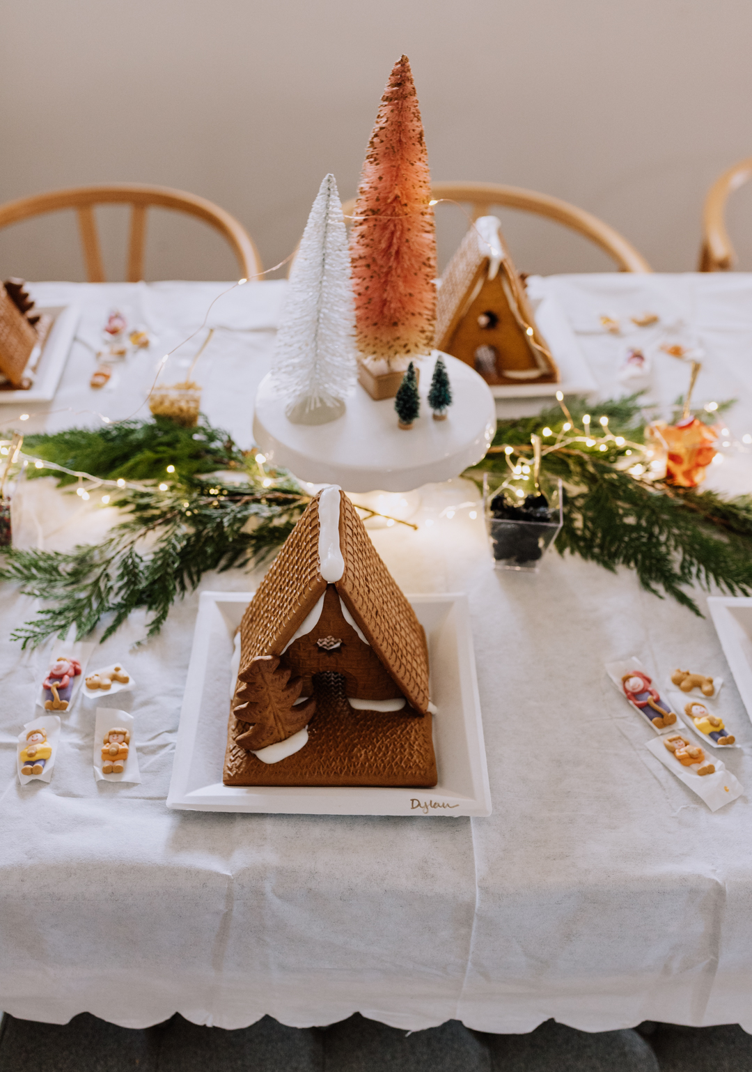 simple tips to set up a fun gingerbread decorating party | thelovedesignedlife.com #aframe #gingerbread #christmas #holidays