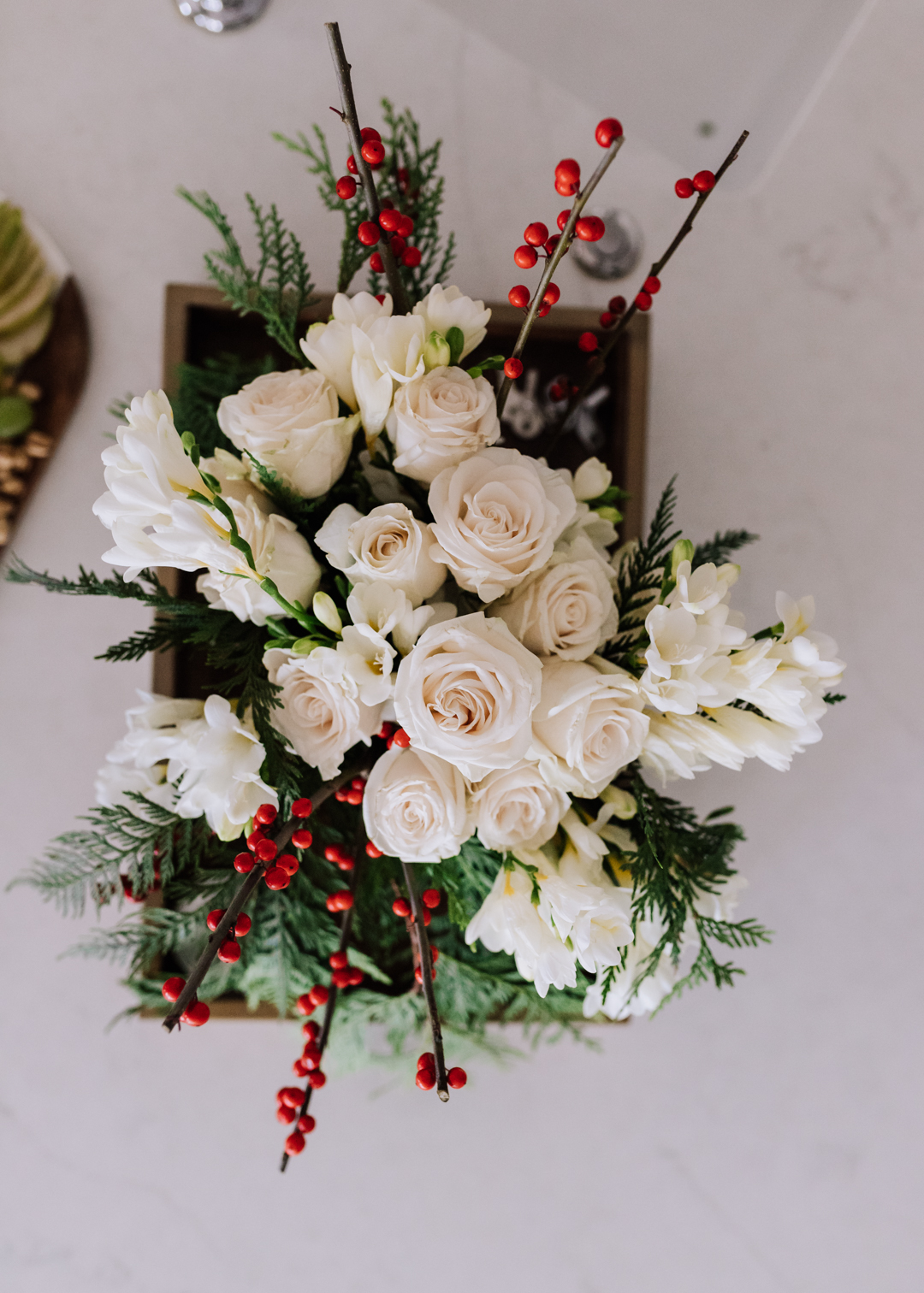 gorgeous DIY holiday flowers for a simple holiday party | thelovedesignedlife.com #holidayparty #flowers #christmas #gingerbreaddecorating