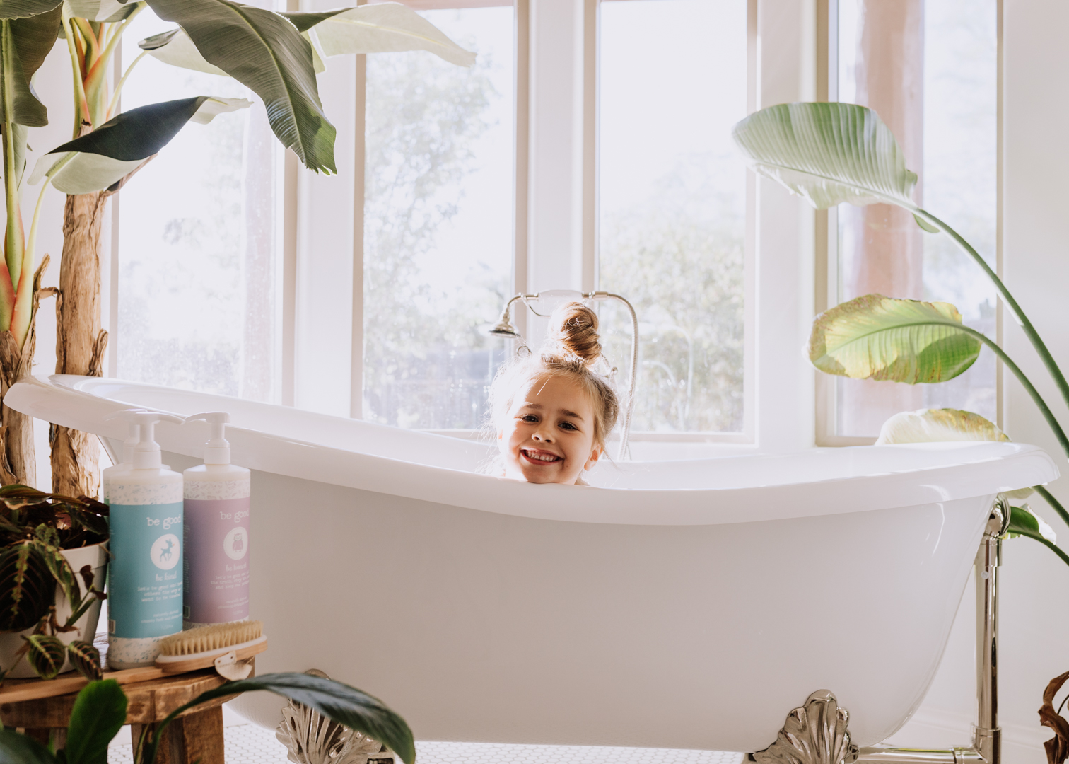 bathtime with my favorite gal! | thelovedesignedlife.com #bathrome #bathroom #begoodforkids