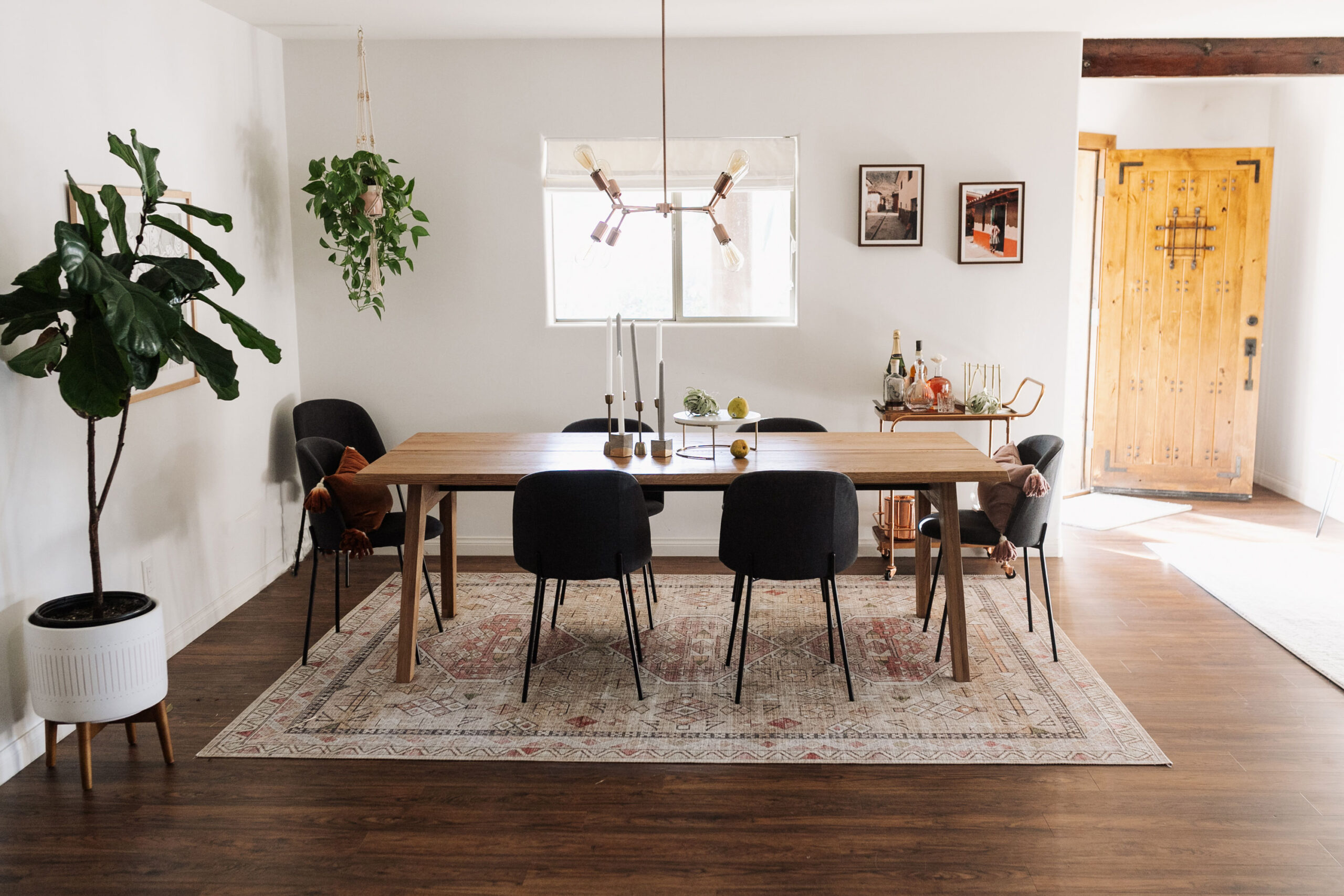our modern dining room reveal on the love designed life. #mybohoabode #diningroom #midcenturymodern