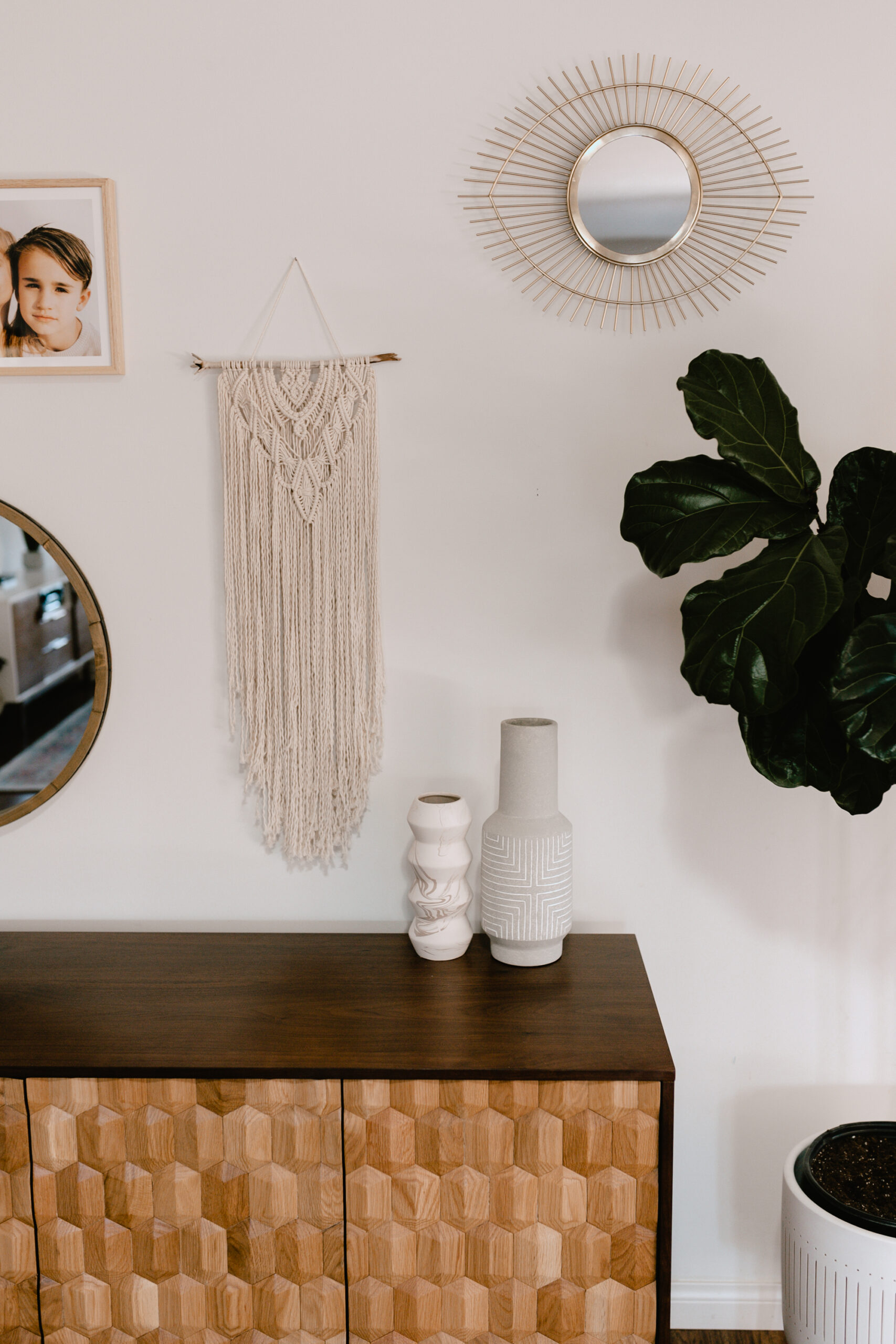 details from our awkward corner update in the ldl home. #livingroom #diningroom #interiordesign #interiorstyling