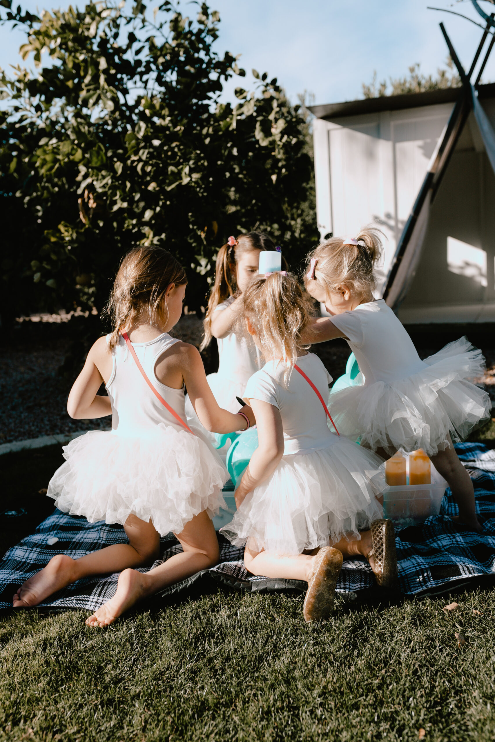 the cuteness overload with all the tutus at our valentine's playdate! #thelovedesignedlife #valentinesday #galentines