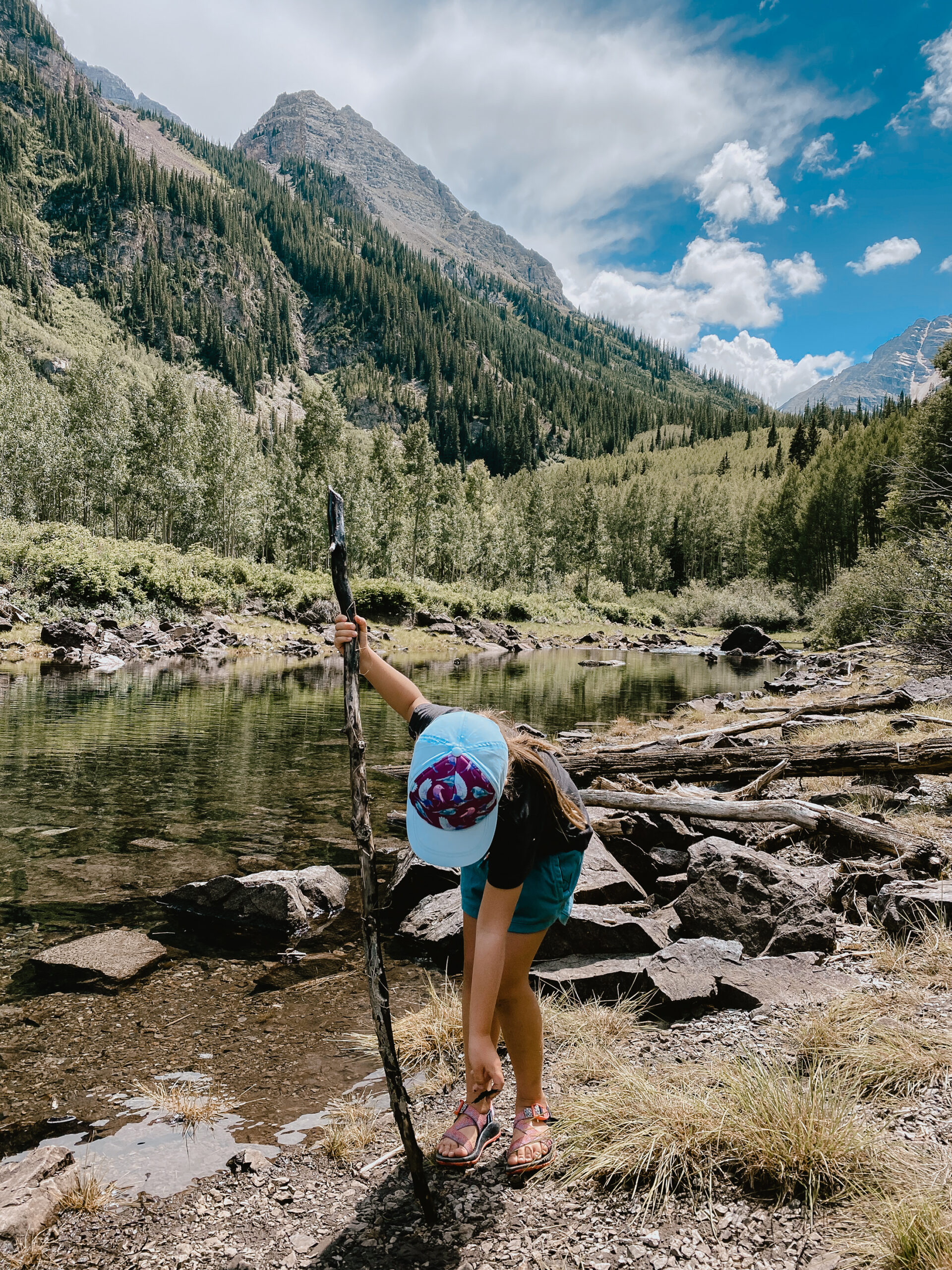 hiking with the kiddos during our summer road trip 2020 in Maroon Bells. #colorado #theldltravles #mountains #hikingwithkids