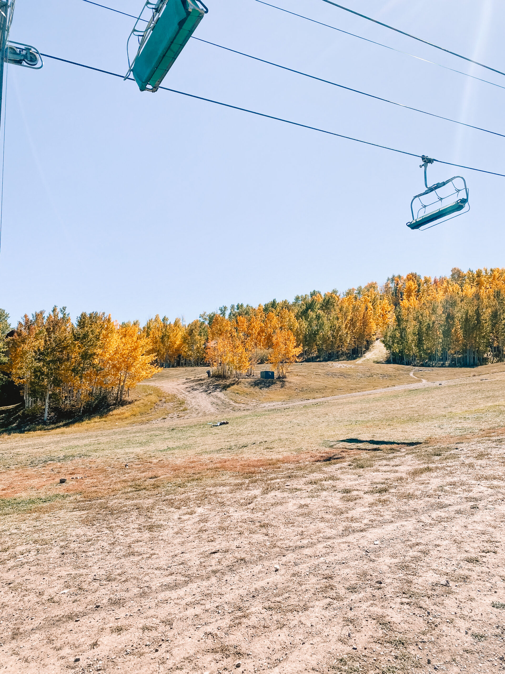 the beauty of aspen snowmass mountain in the fall before the snow. #thelovdedesignedlife #fallincolorado 