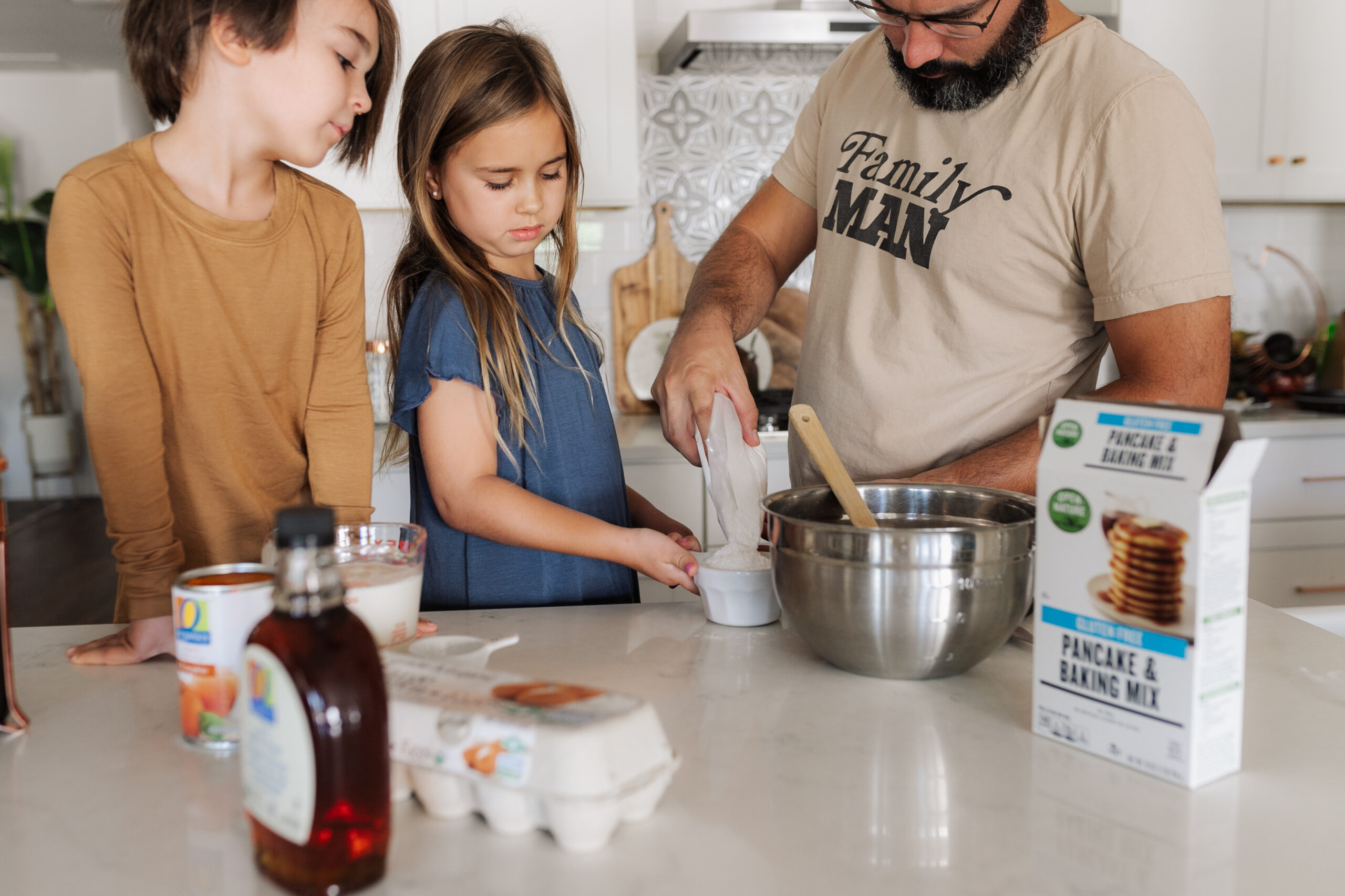 measuring out all of the ingredients for our pumpkin spice pancake mix hack. #thelovedesignedlife #kitchendesign #sundaypancakes #fallpancakes #pumpkinspice