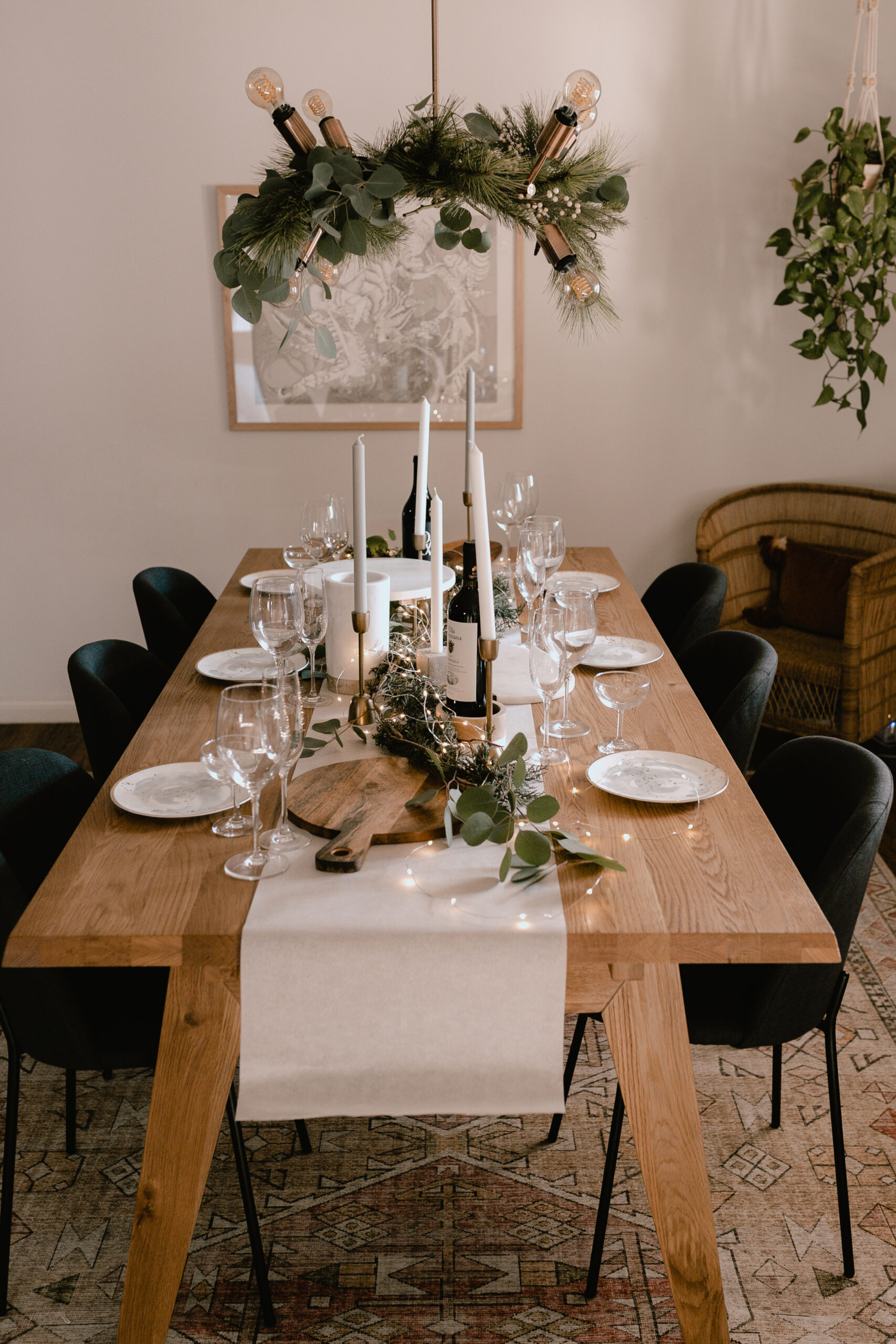 setting the table for a simple charcuterie holiday gathering #holidayhostess #hostesswiththemostes #charcuterieboard #christmastime