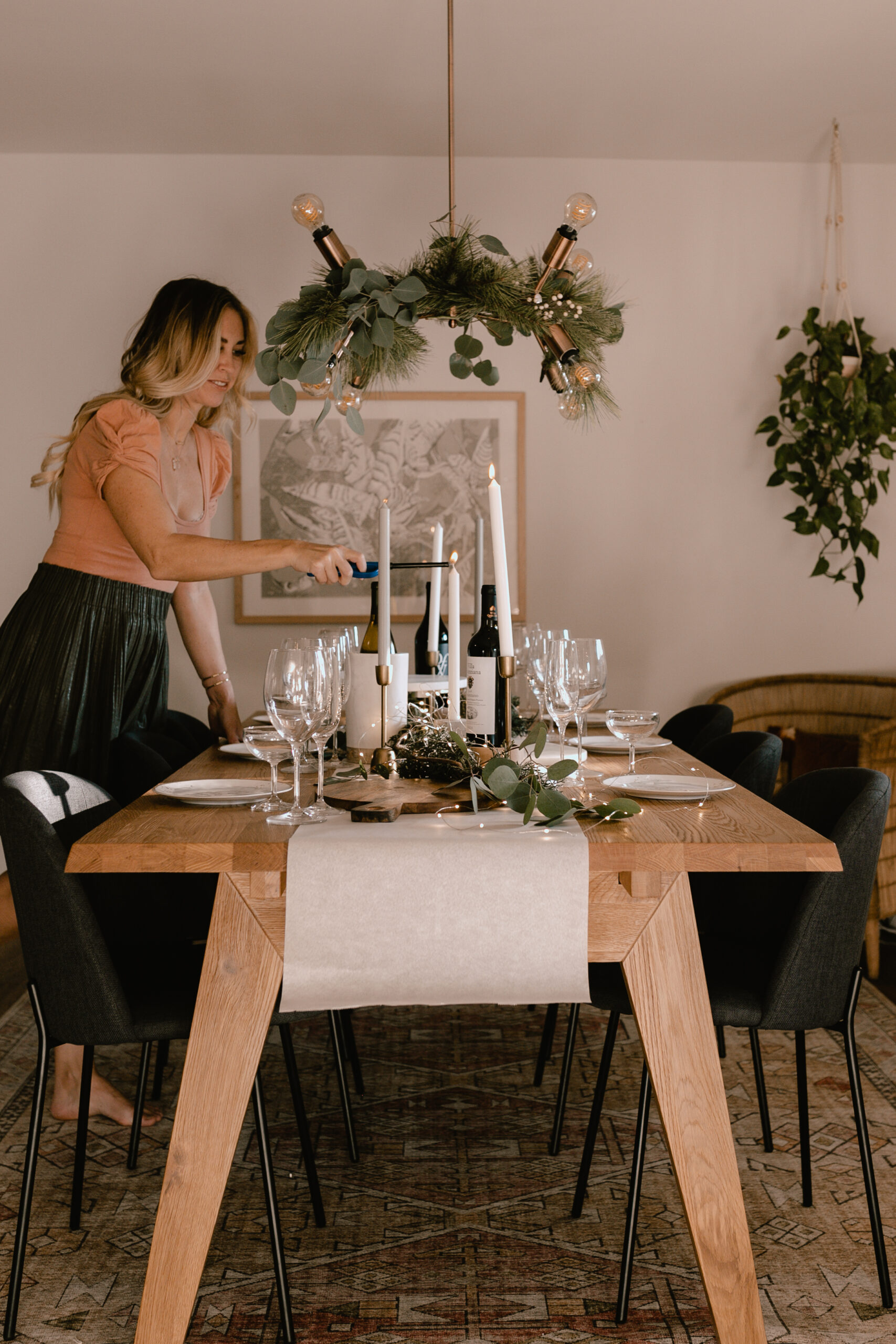 setting the table for a festive holiday gathering #holidayhome #festivegathering #holidaycharcuterie #winetasting