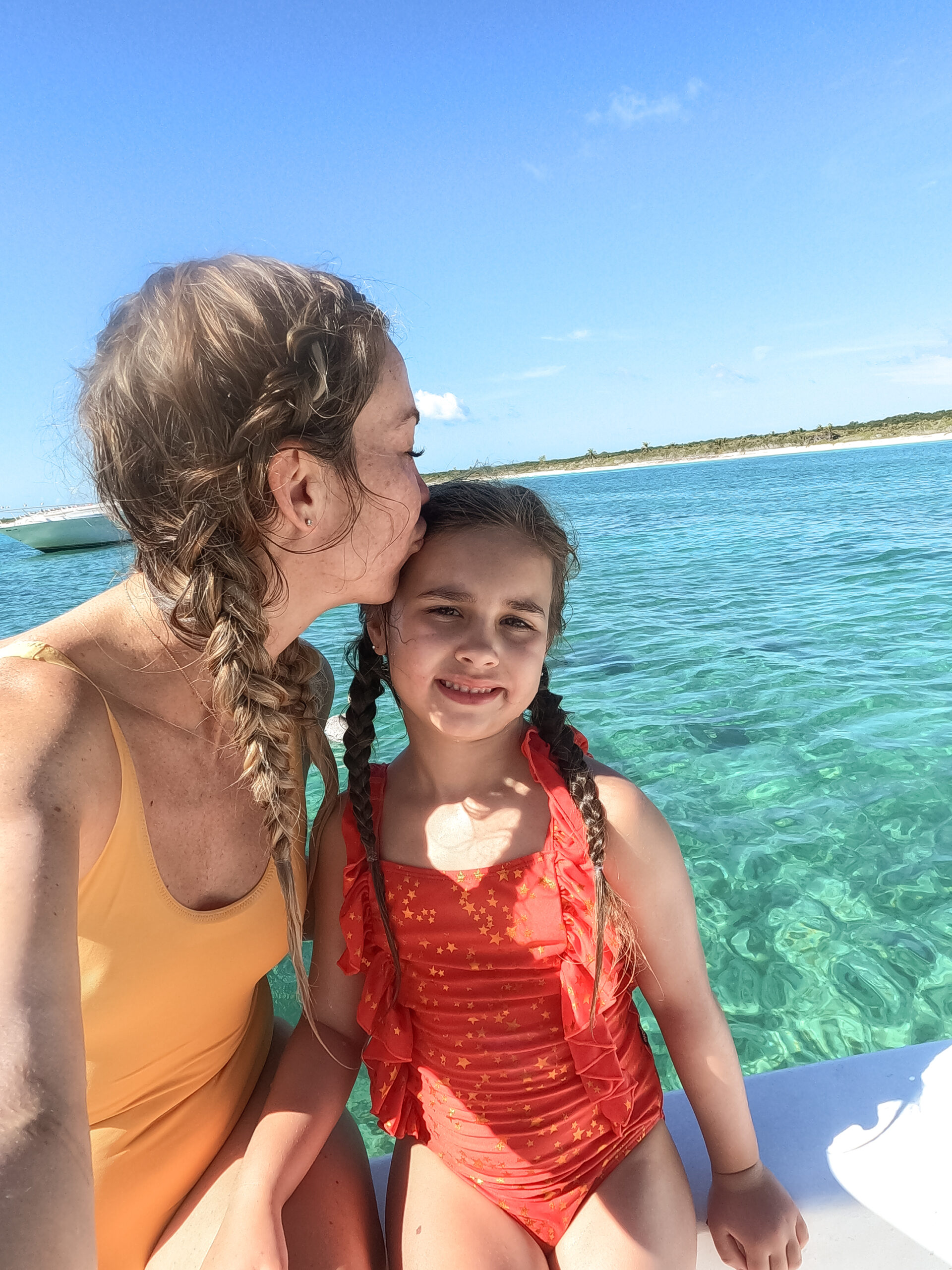 so much fun on the boat catching our lunch #thelovedesignedlife #theldltravels #familytravel #fishingboat #fishiningmexico #snorkeling 