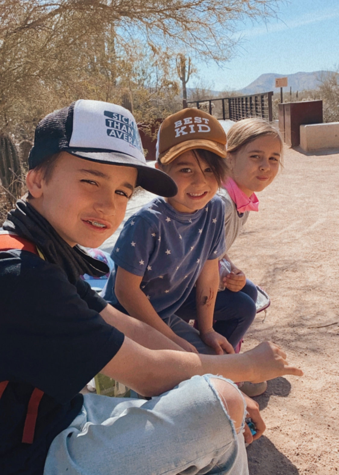 hiking in arizona in the spring with kids and the whole family! #thelovedesignedlife #hiking #getoutside #outdoorfamilies #thingstodoinarizona